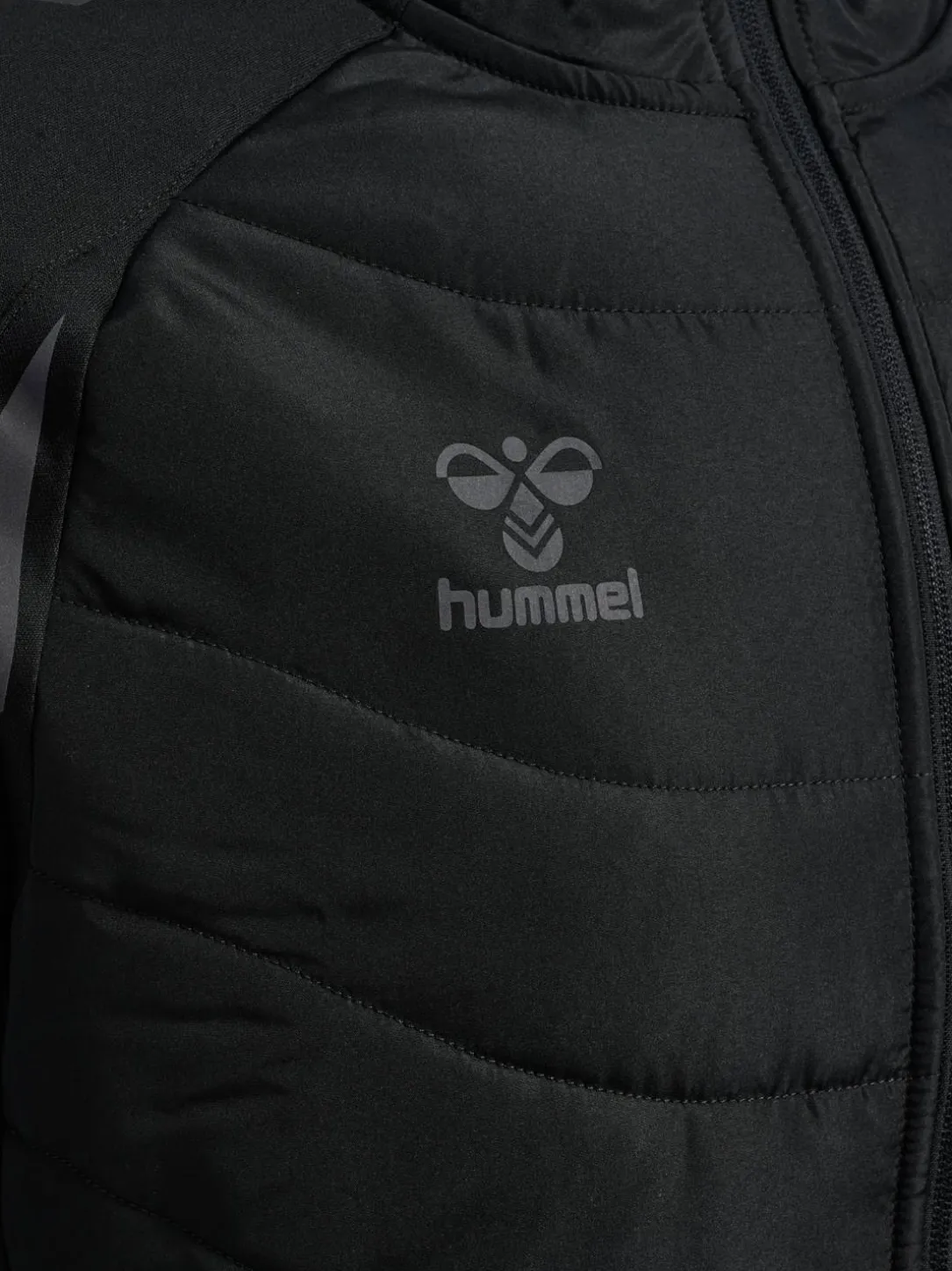 hmlBTC WINTER TRAINING JACKET