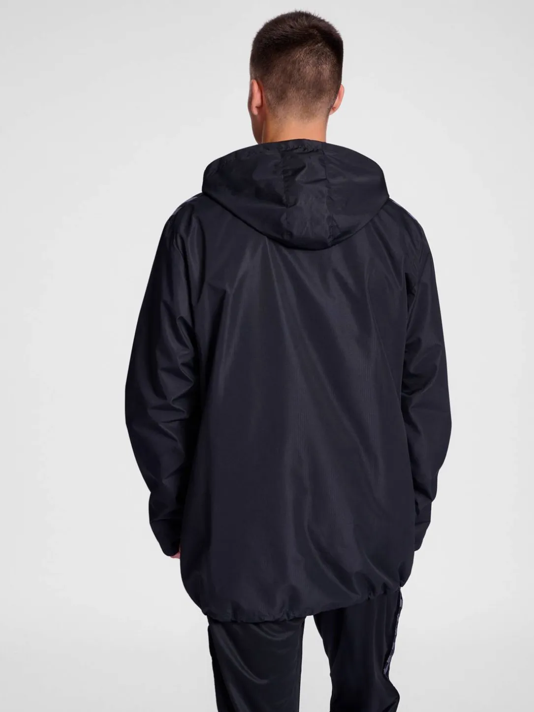 hmlESSENTIAL AW JACKET