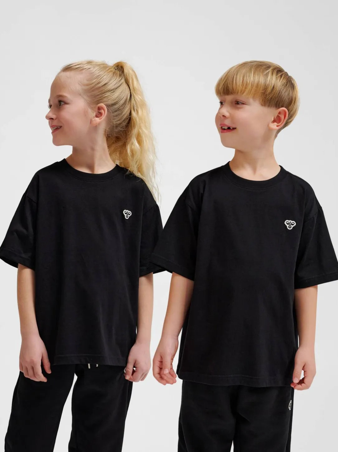 hmlJR LOOSE T-SHIRT S/S BEE