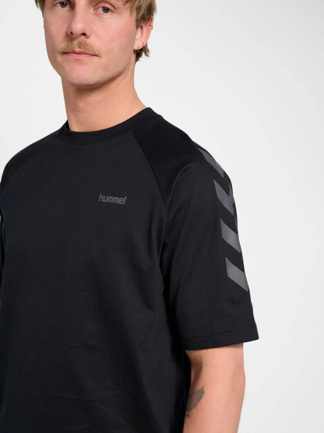 hmlKEEPER CHEVRON T-SHIRT S/S
