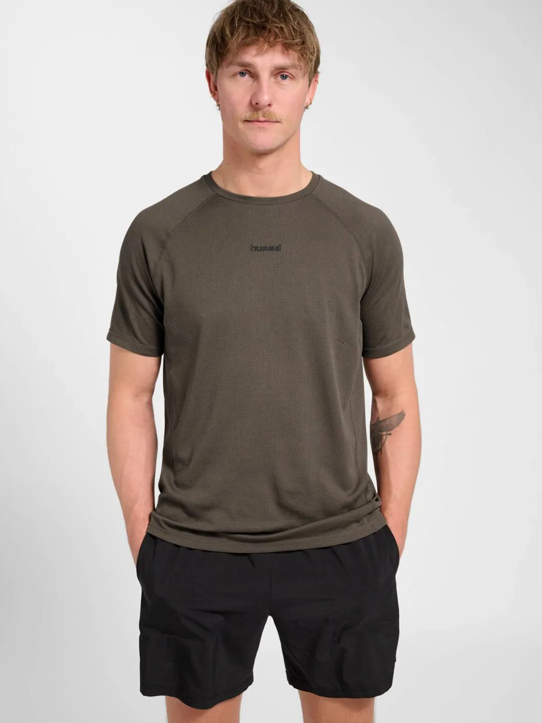 hmlMOMENTUM T-SHIRT S/S