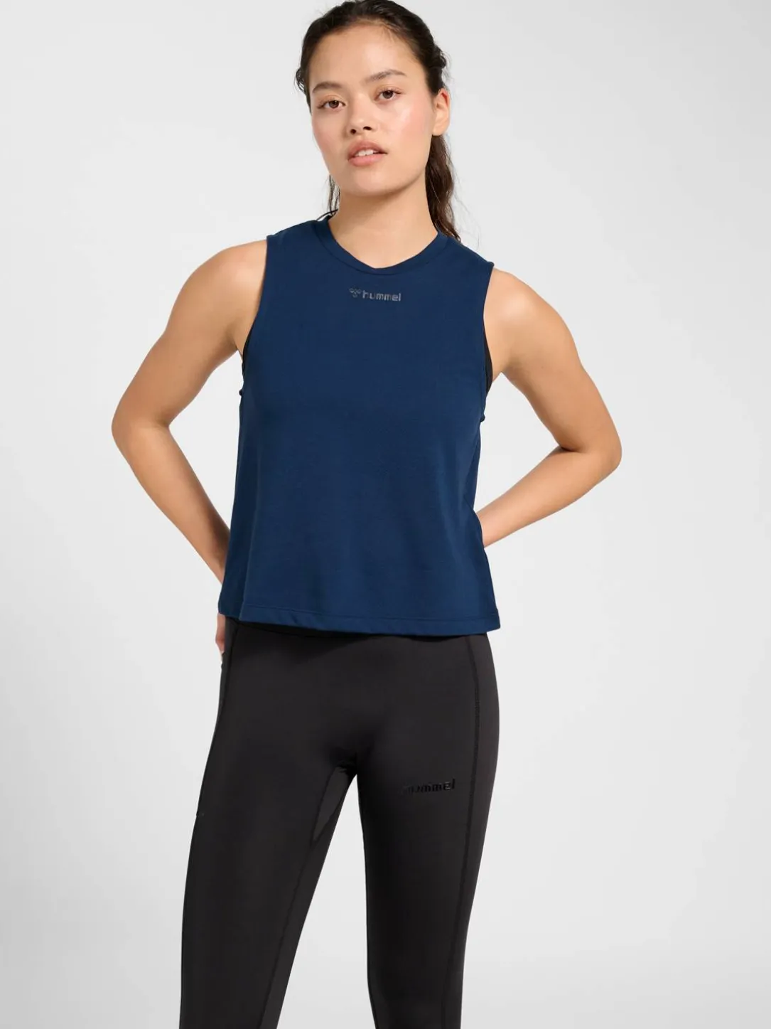 hmlMT VANJA SHORT MUSCLE TANKTOP