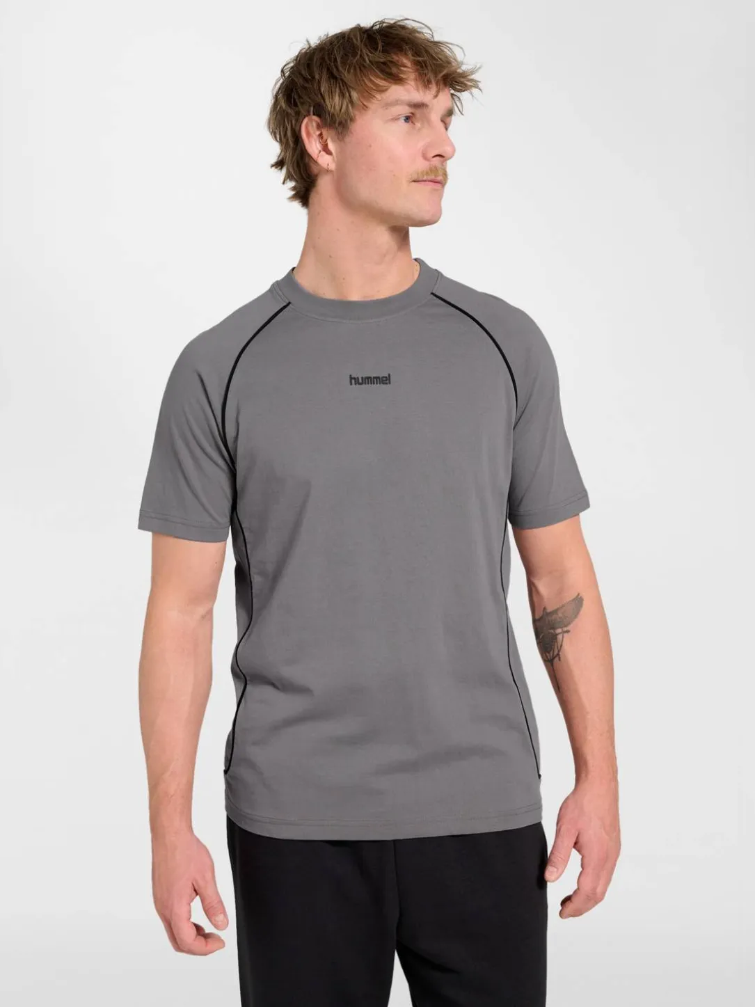 hmlPITCH REST DAY T-SHIRT S/S