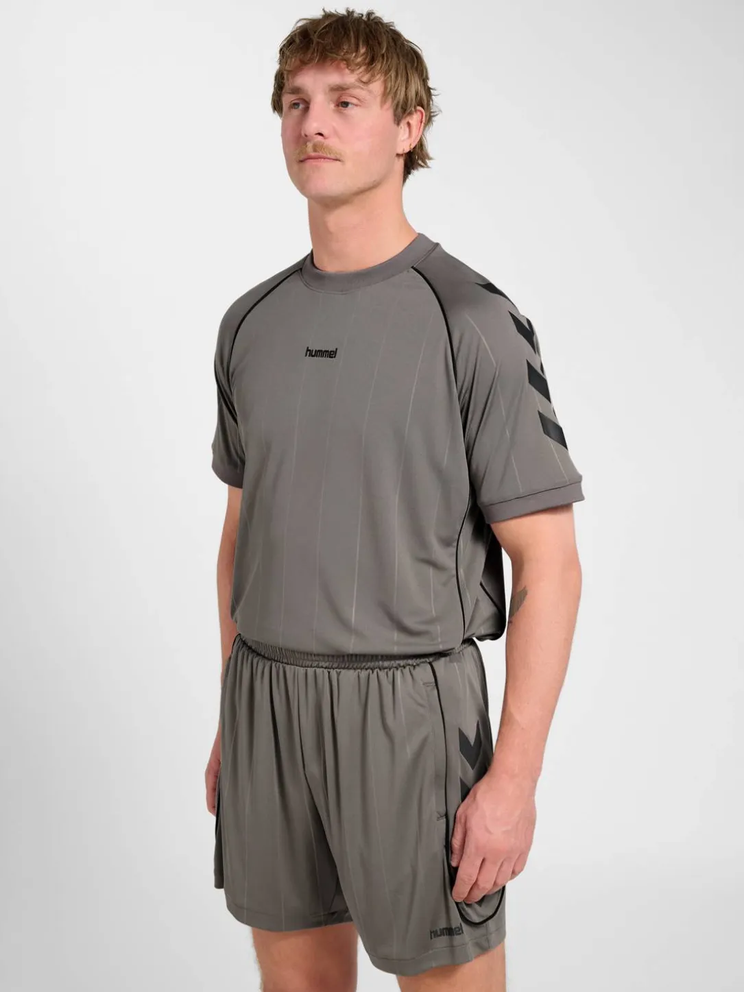 hmlPITCH T-SHIRT S/S