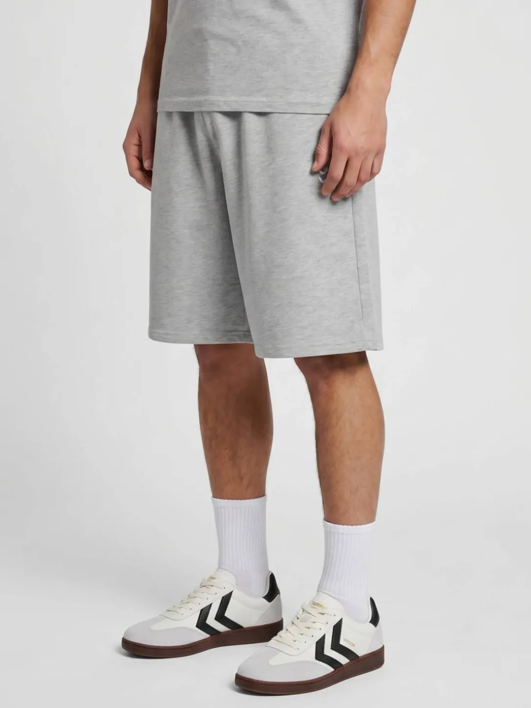 hmlPULSE LOOSE SWEAT SHORTS