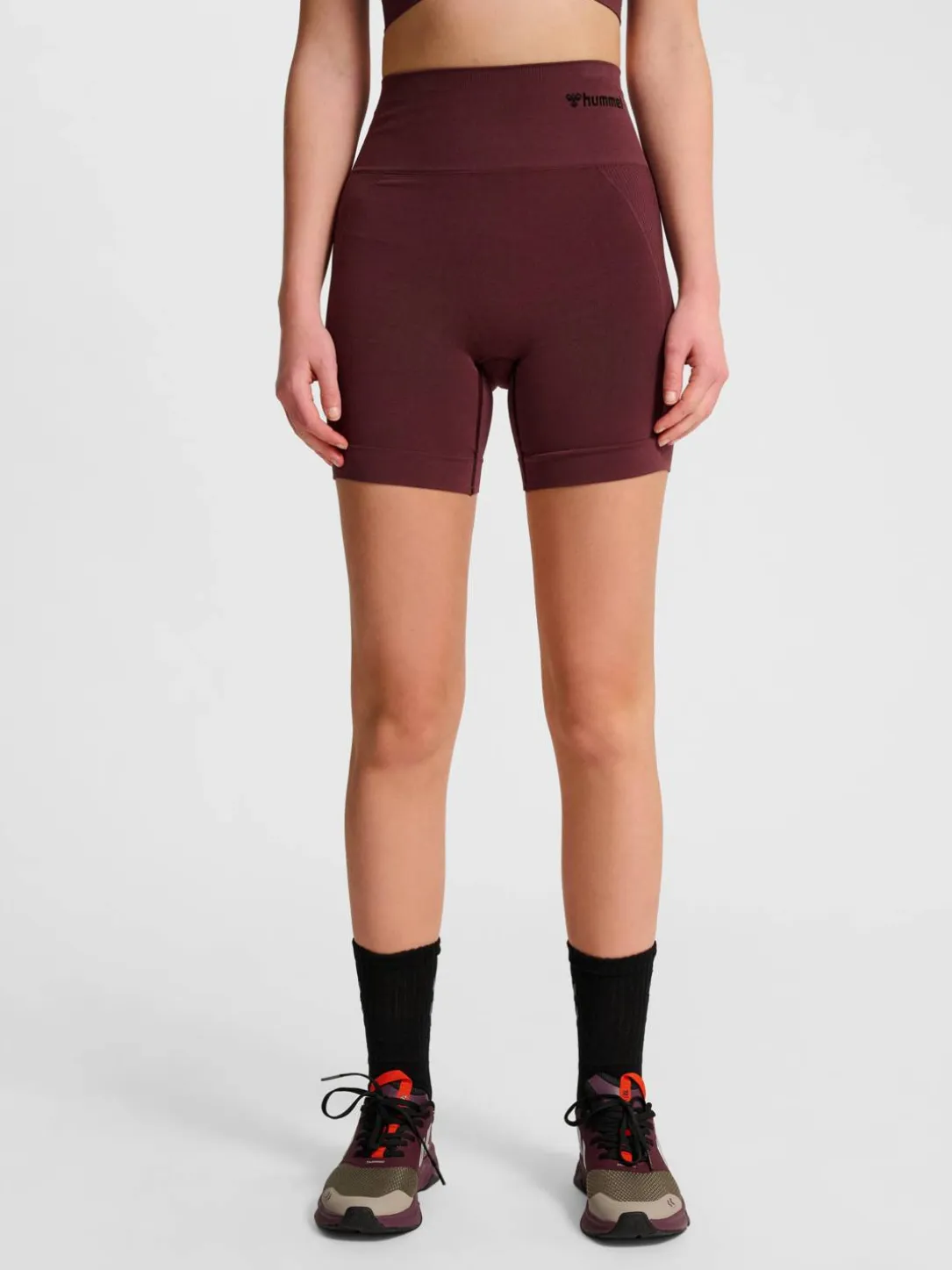hmlTIF SEAMLESS SHORTS