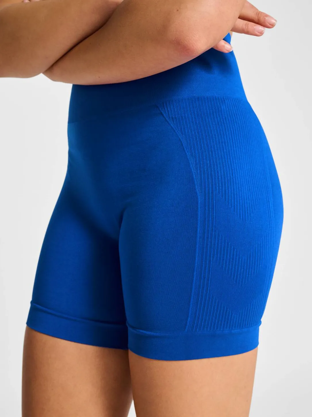 hmlTIF SEAMLESS SHORTS