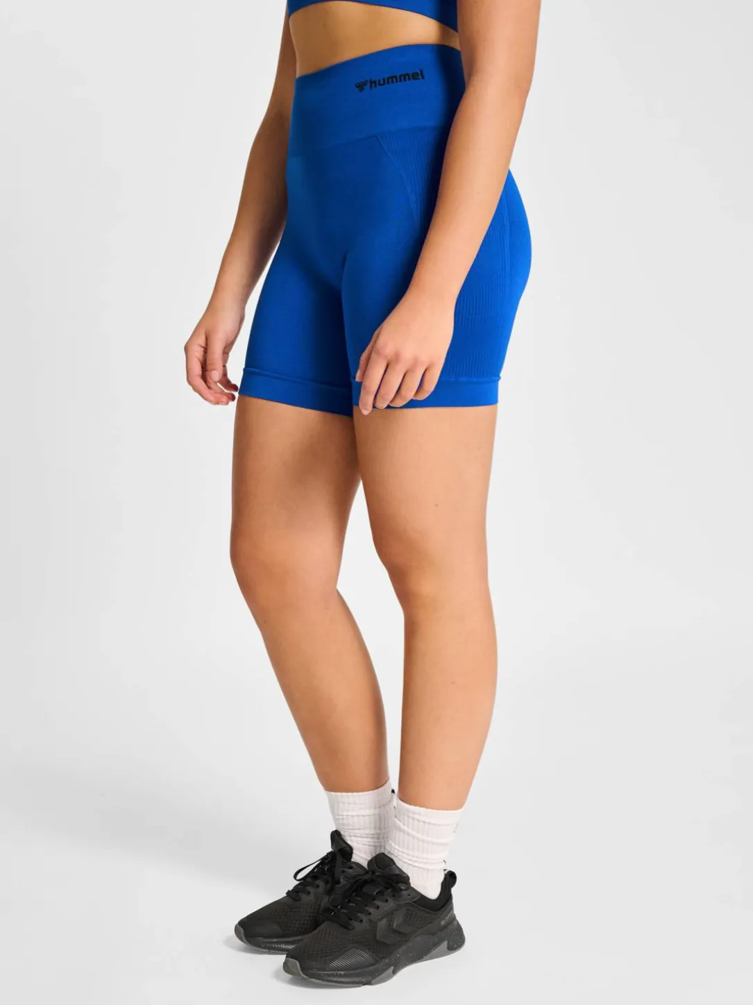 hmlTIF SEAMLESS SHORTS