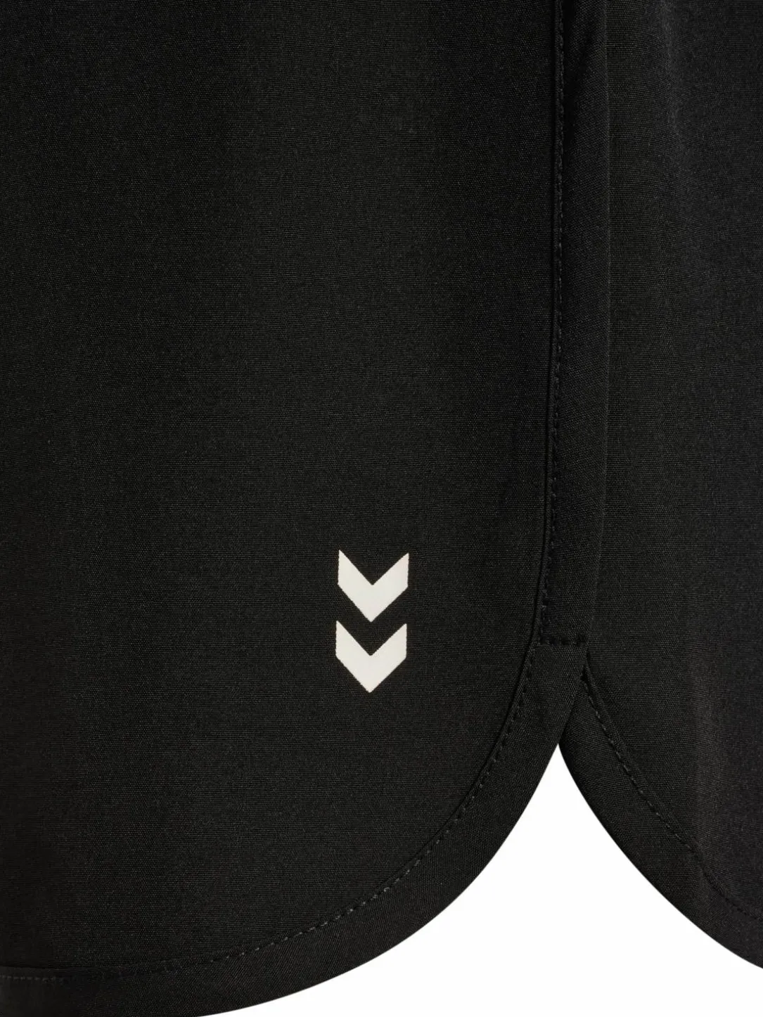 hmlTRAINING W CURVED SHORTS