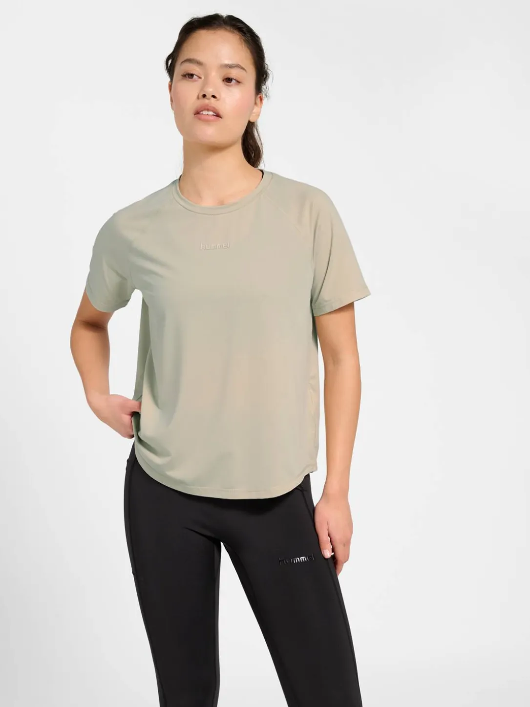 hmlVANJA TECH T-SHIRT S/S