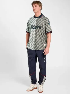hmlWORLD 26 SOCCER JERSEY