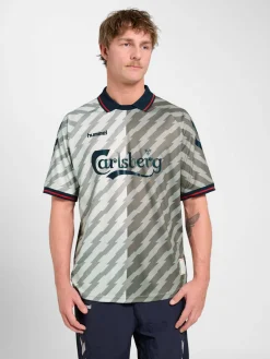 hmlWORLD 26 SOCCER JERSEY