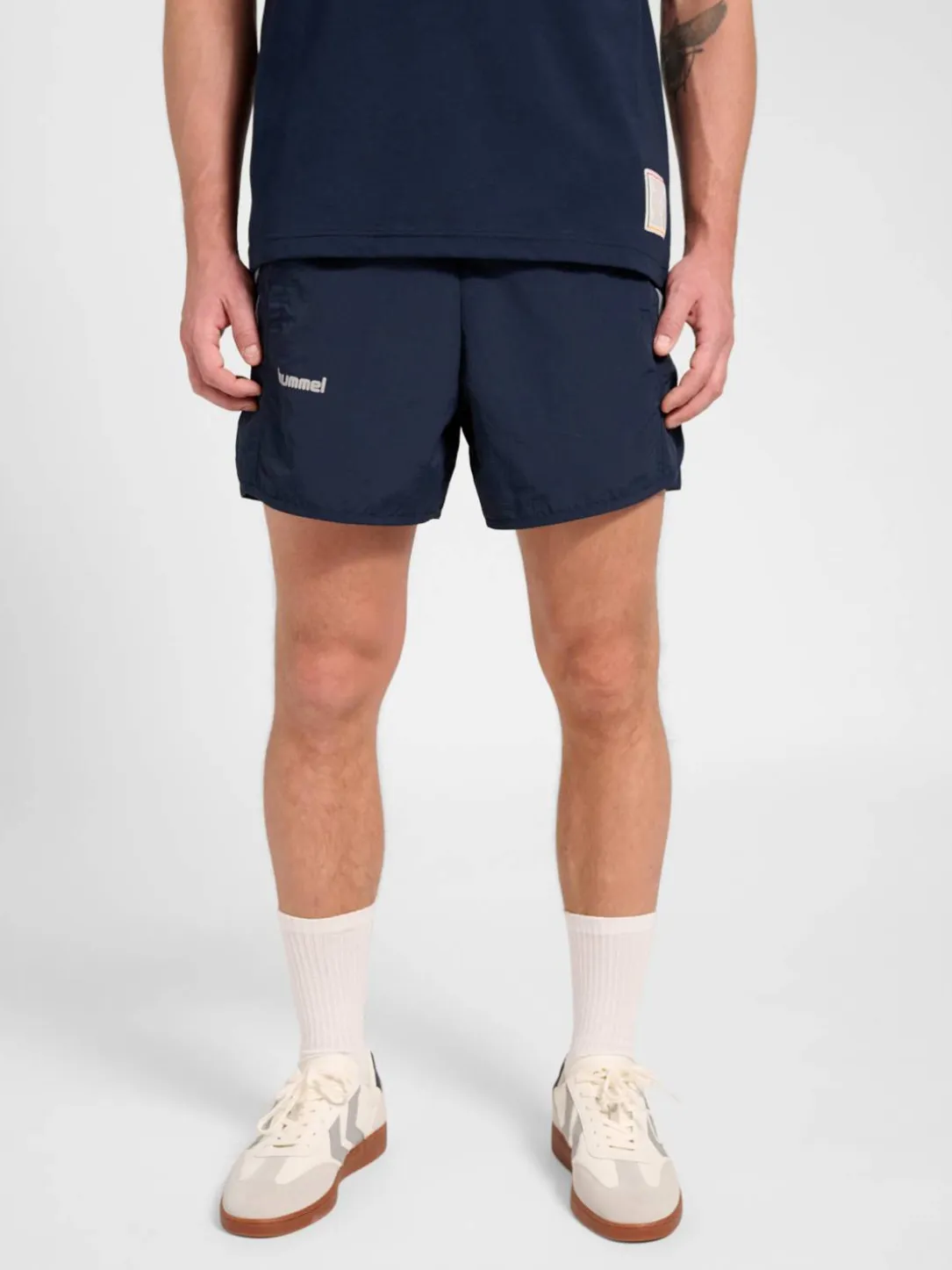 hmlWORLD 26 TRACK SHORTS