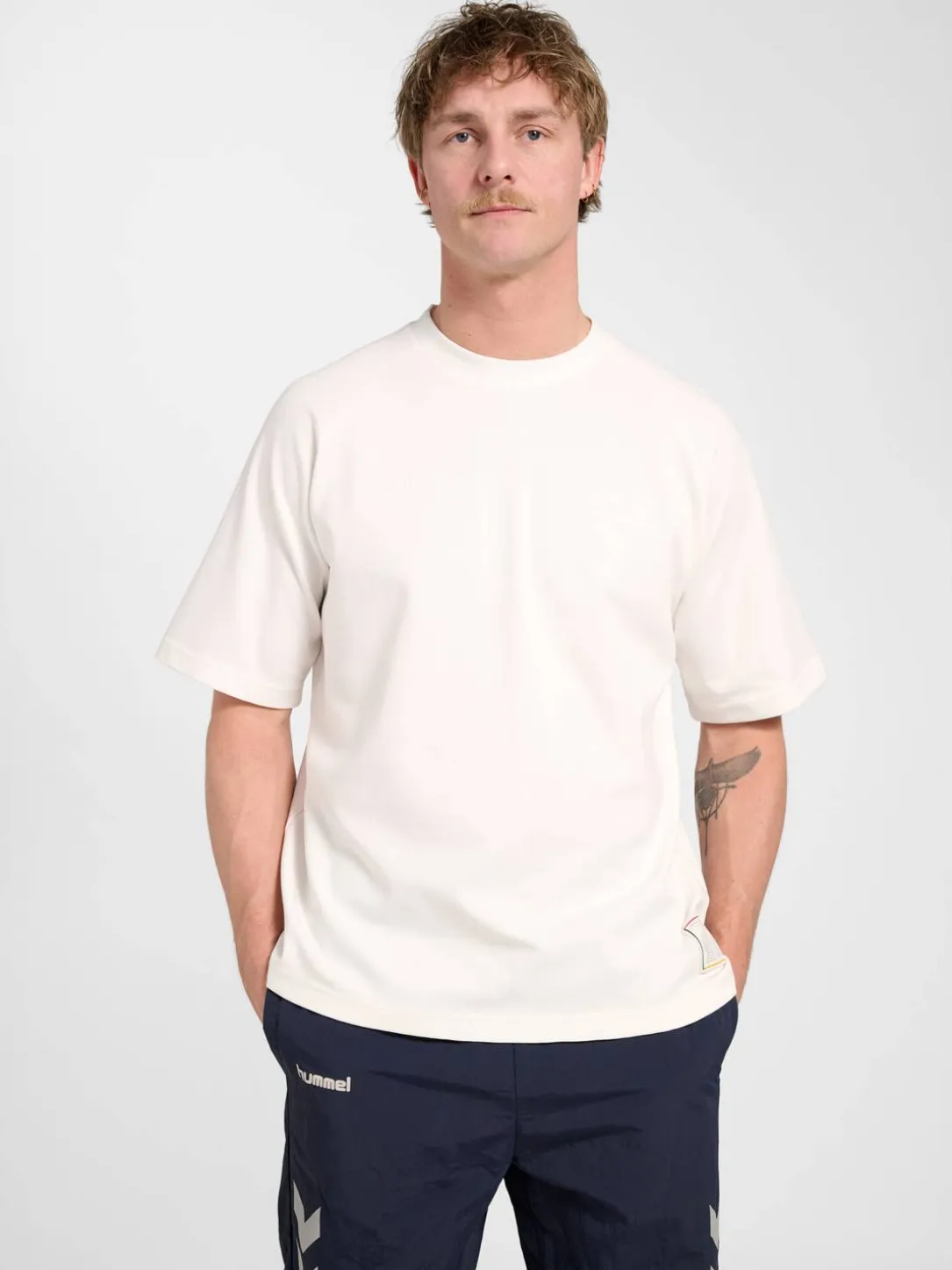 hmlWORLD 26 T-SHIRT S/S