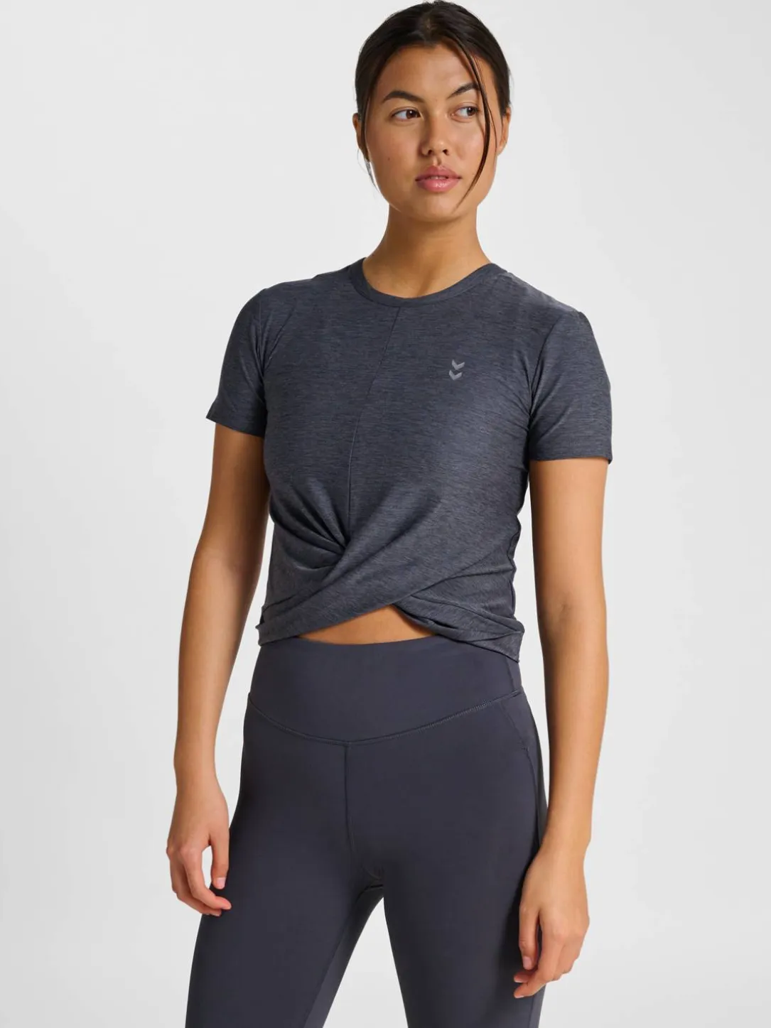 hmlYOGA WRAP W T-SHIRT S/S