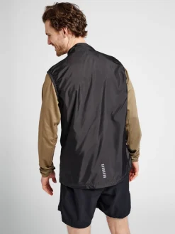 MEN PACKABLE TECH GILET