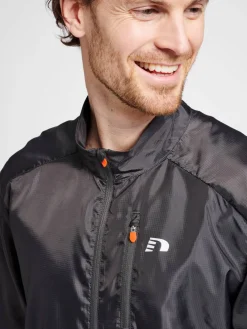 MEN PACKABLE TECH JACKET