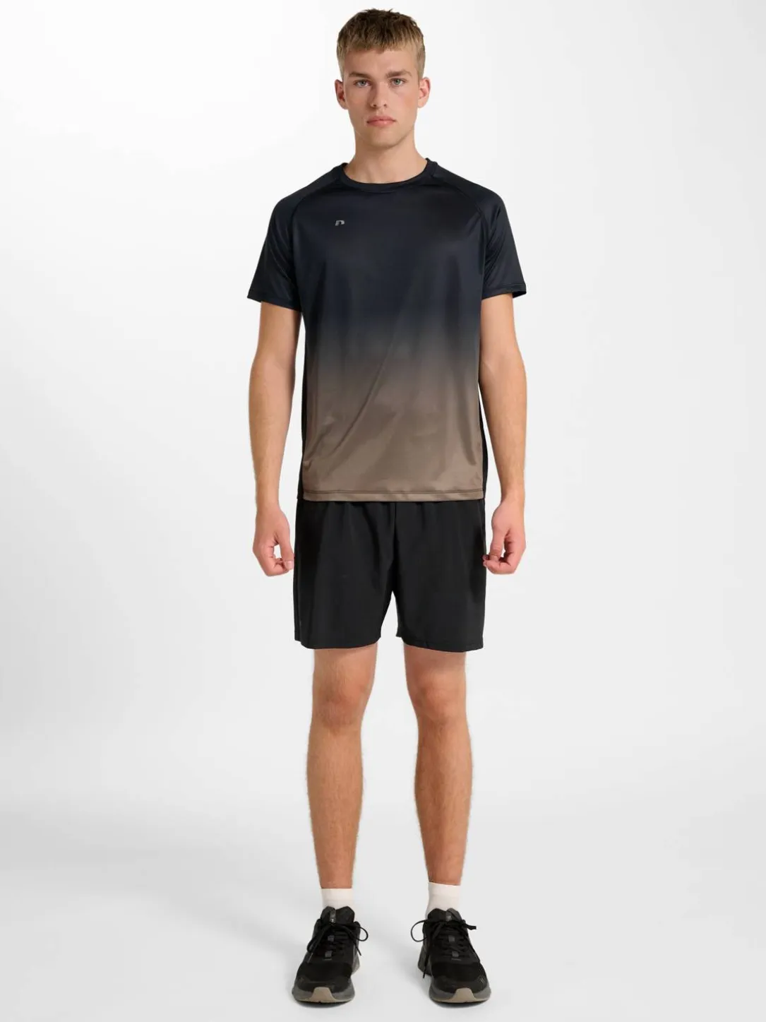 nwlBEAT GRADIENT T-SHIRT