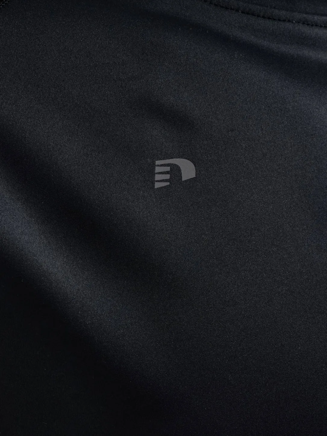 nwlBEAT GRADIENT T-SHIRT