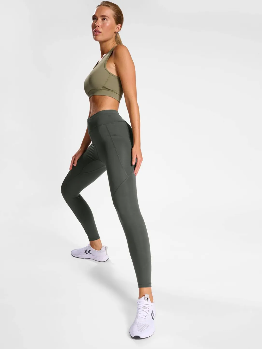 nwlBEAT TIGHTS WOMAN