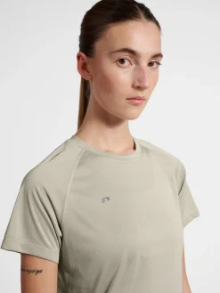 nwlBEAT W T-SHIRT