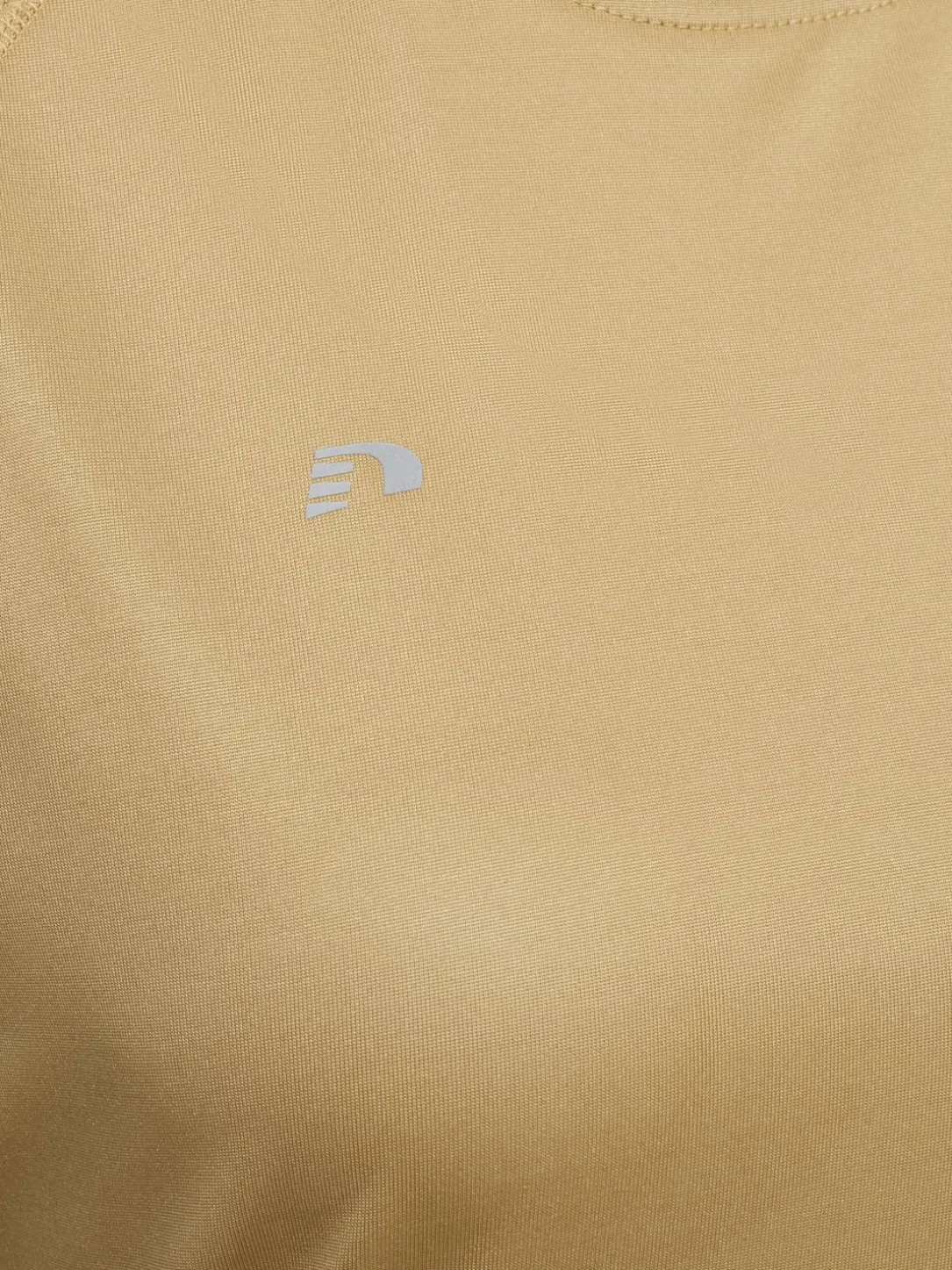 nwlBEAT W T-SHIRT