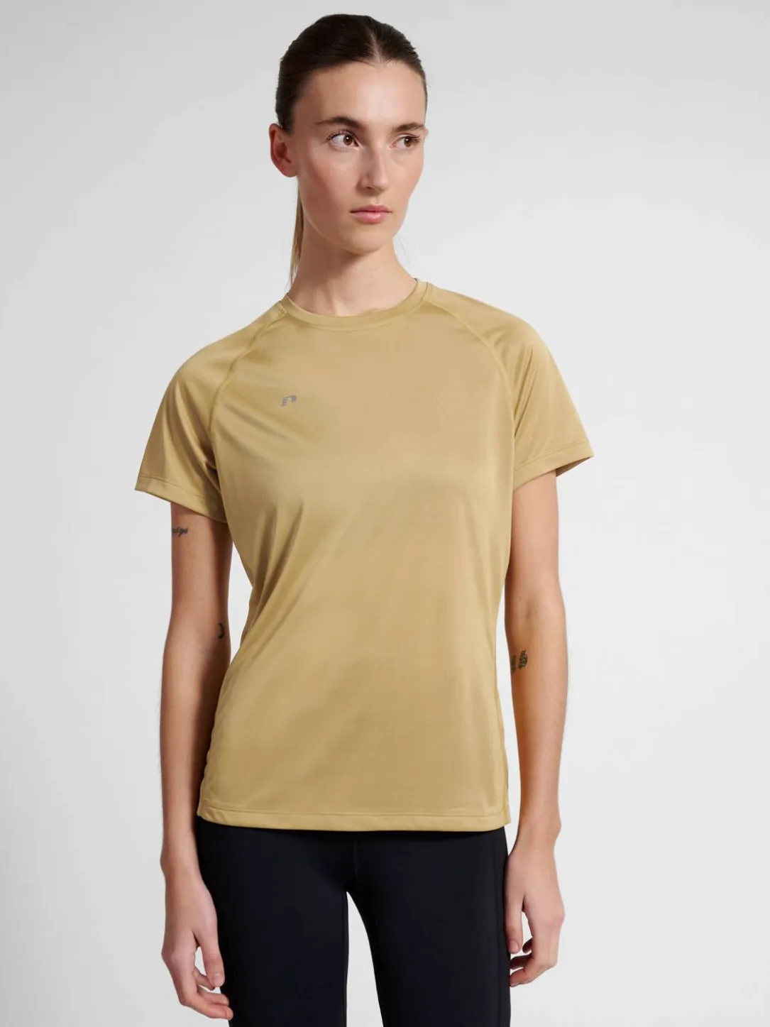 nwlBEAT W T-SHIRT