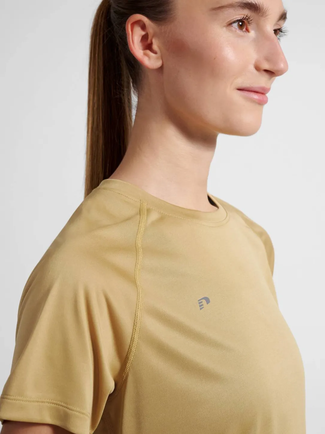nwlBEAT W T-SHIRT