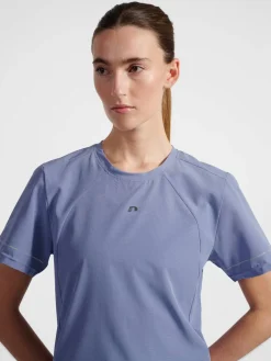 nwlBREATHE W T-SHIRT