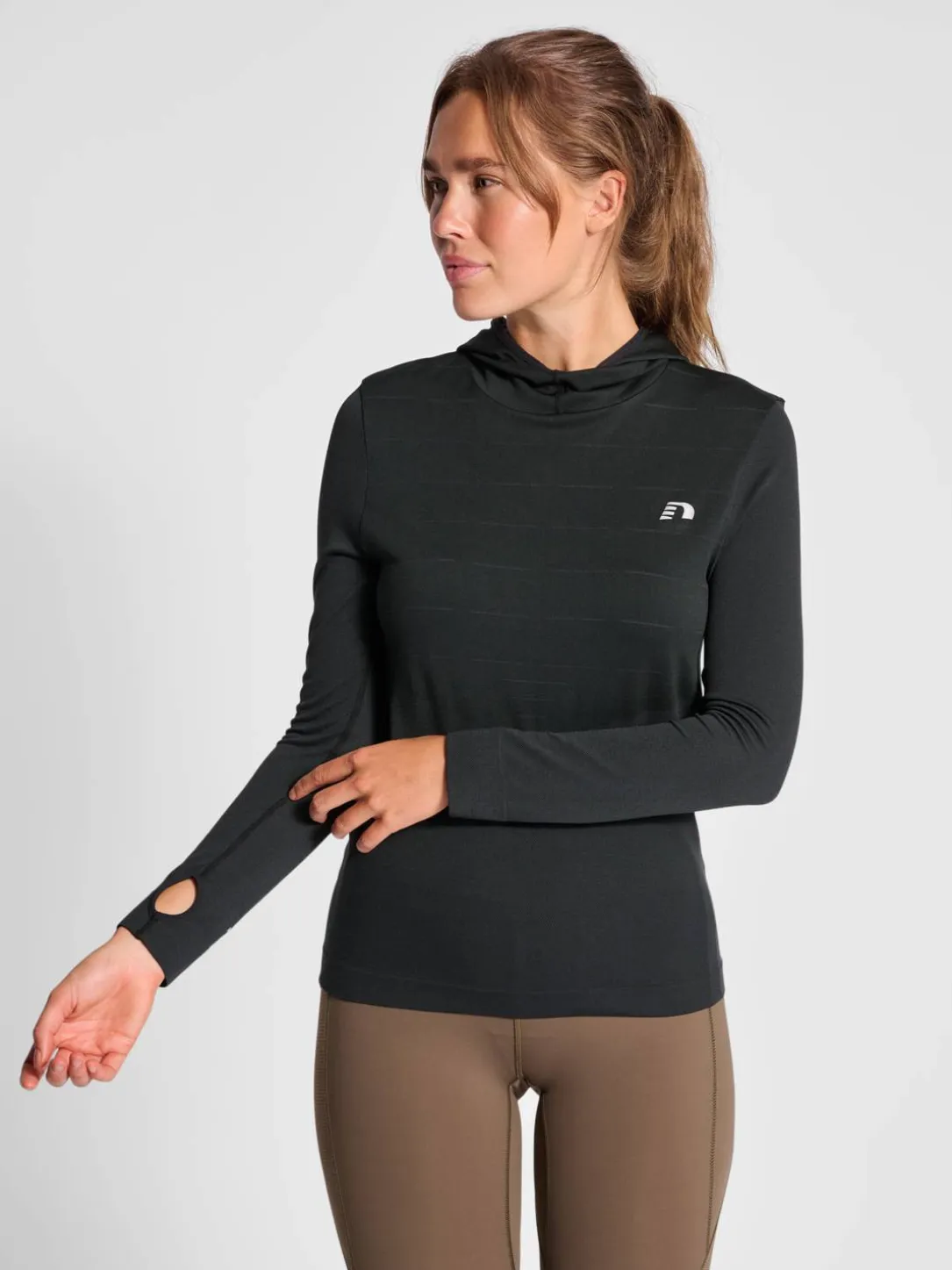 nwlCAMBRIGDE SEAMLESS HOODIE female