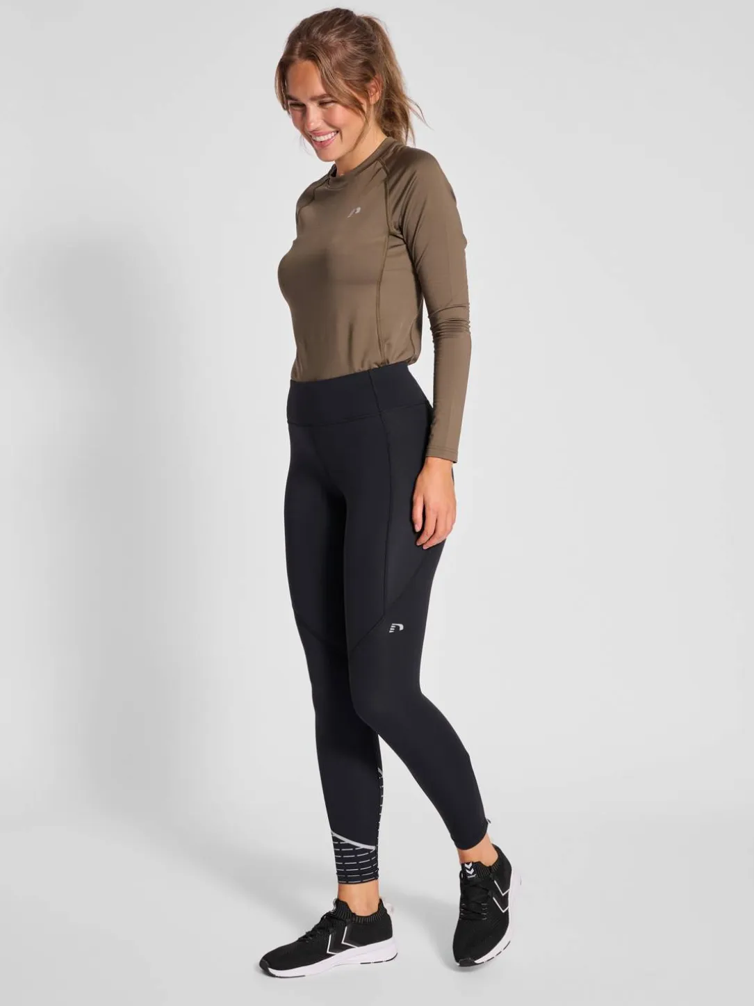 nwlCHICAGO WARM TIGHTS female