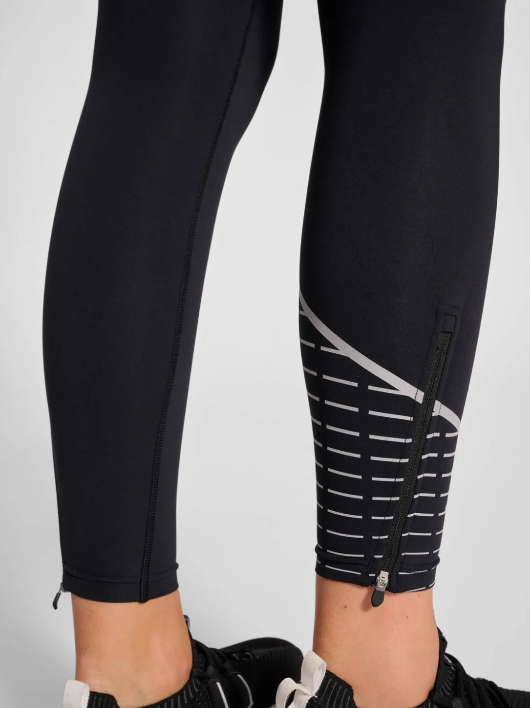 nwlCHICAGO WARM TIGHTS female