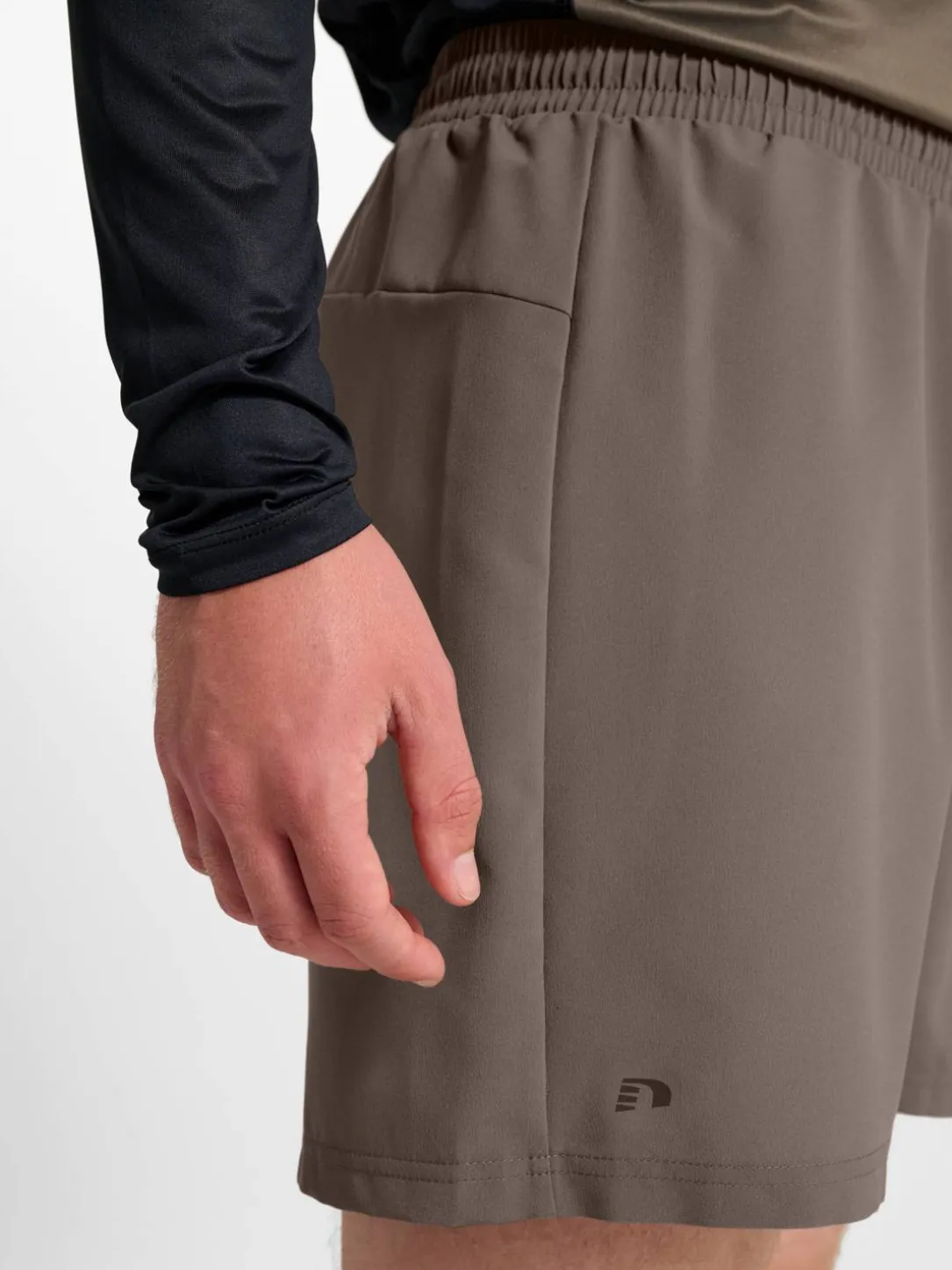 nwlMAX ZIP POCKET SHORTS