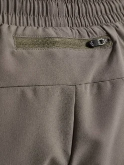 nwlMAX ZIP POCKET SHORTS