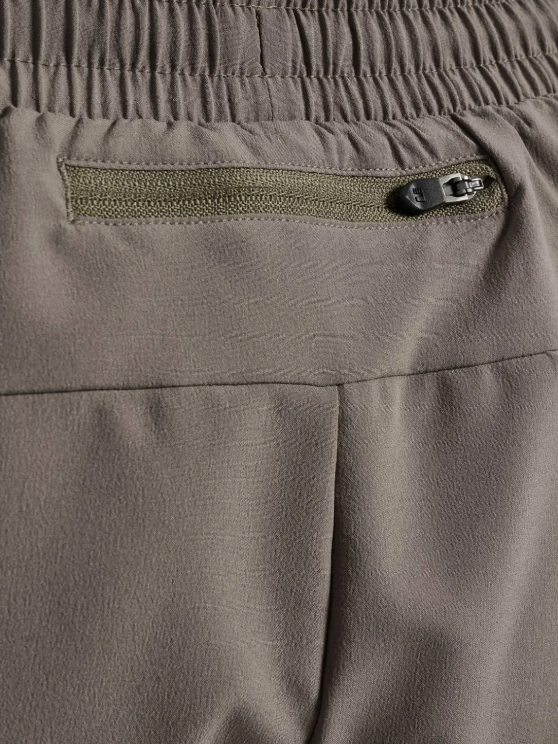 nwlMAX ZIP POCKET SHORTS