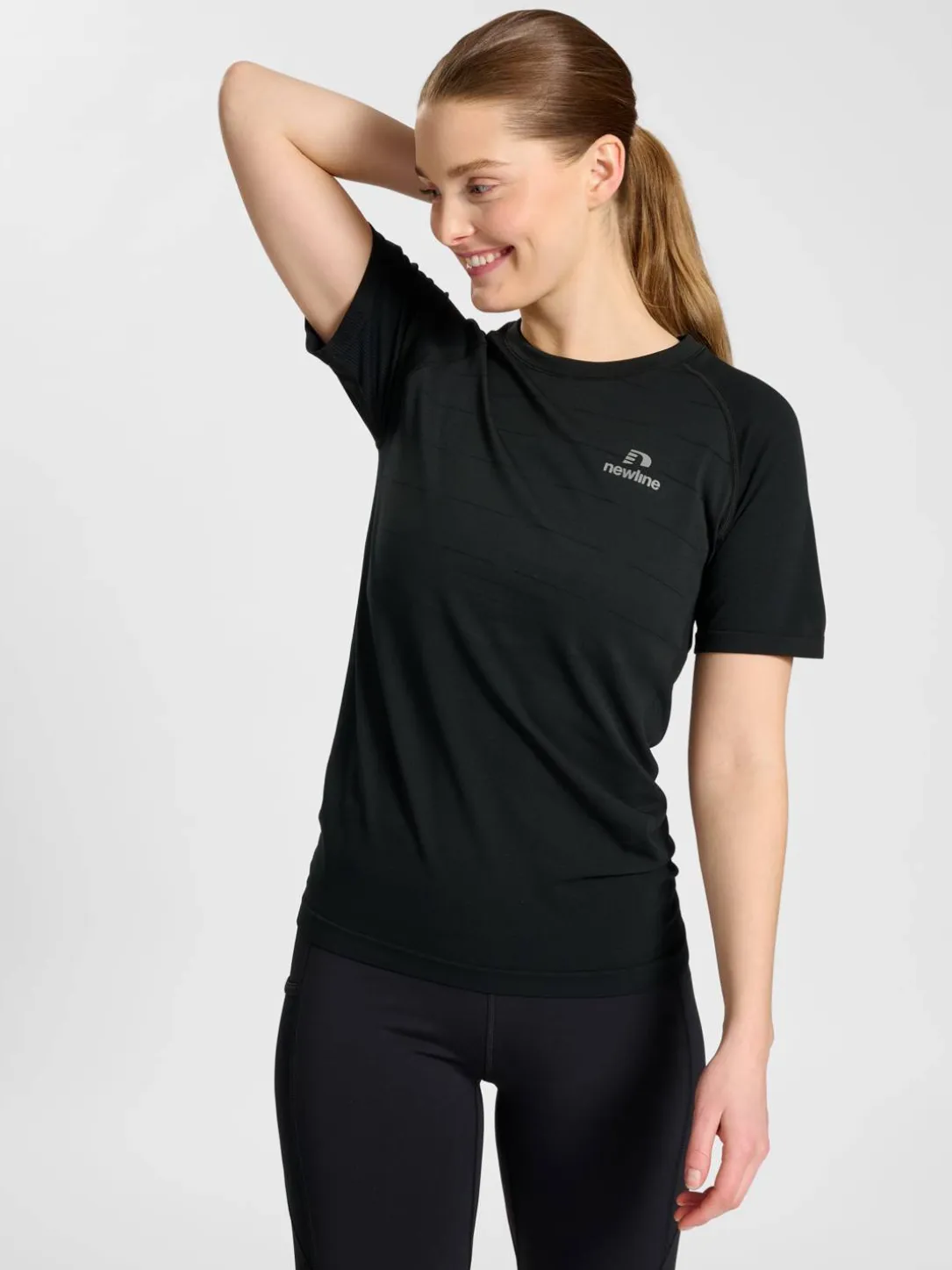 nwlRIVERSIDE SEAMLESS T-SHIRT S/S W