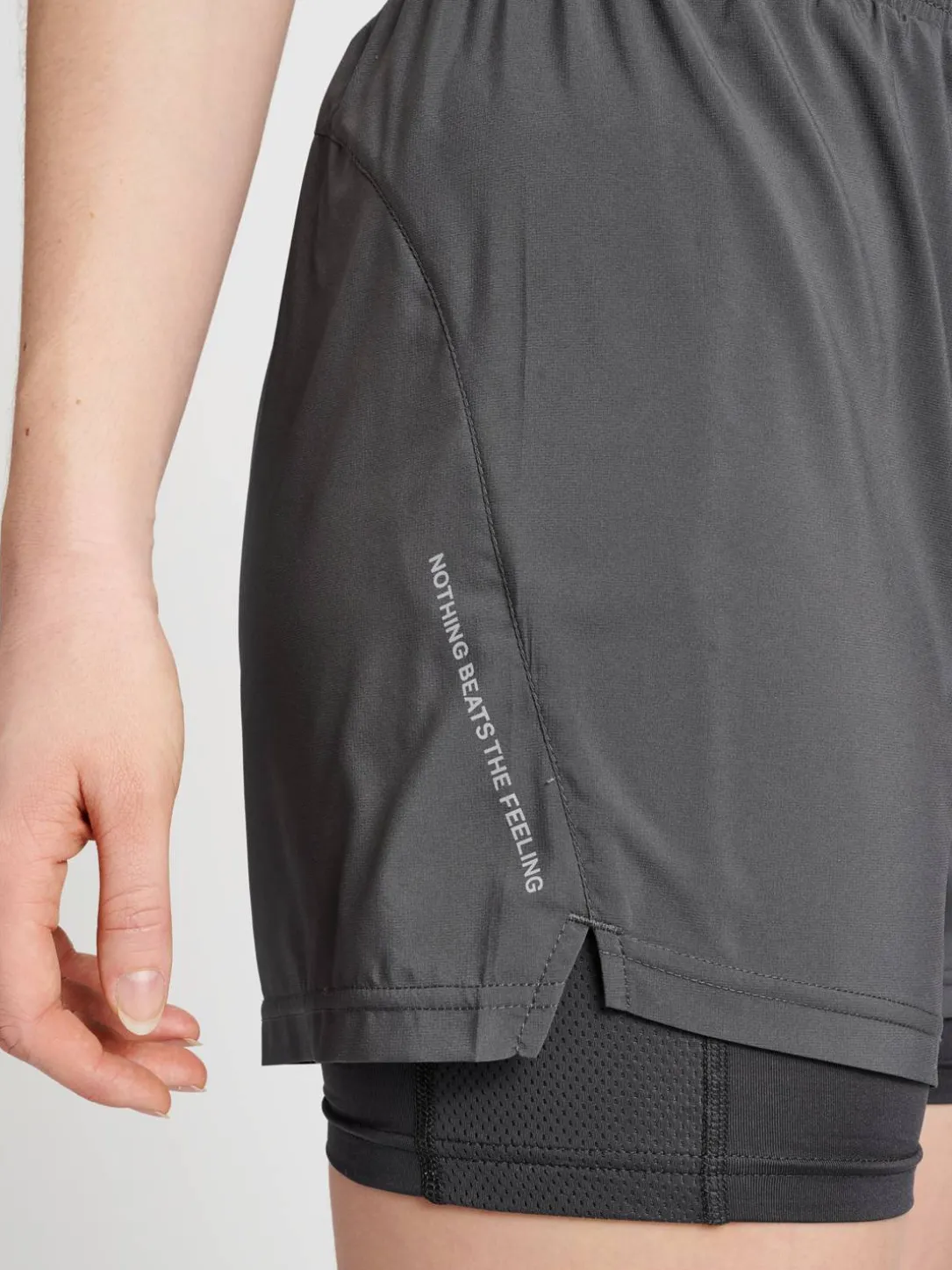 WOMEN 2-IN-1 RUNNING SHORTS