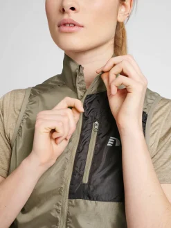 WOMEN PACKABLE TECH GILET
