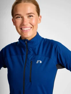 WOMEN'S CORE JACKET